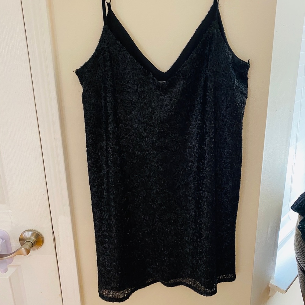 Love 💕 black spaghetti strap sequin dress